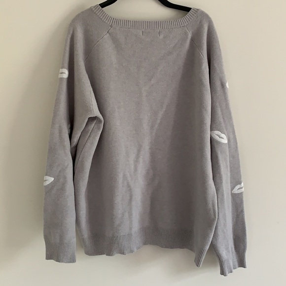 3/$15 - Gabrielle embroidered  lips sweater - Picture 4 of 5